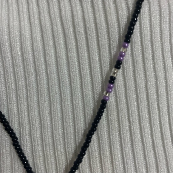 💋4/20 Unisex Purple and silver seed bead necklace with silver feather - Picture 3 of 5